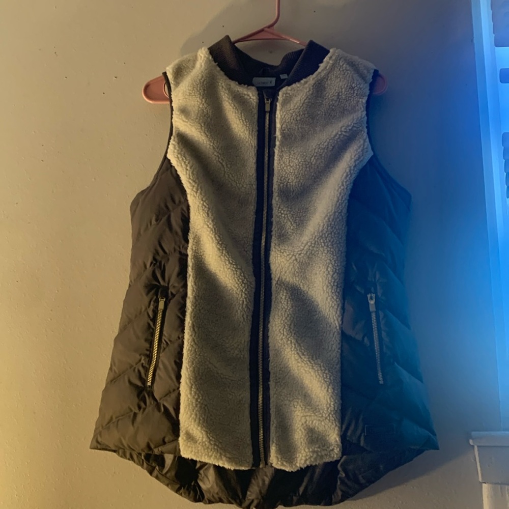 Athleta Down Tundra Goose Down Vest Woman’s Size Medium